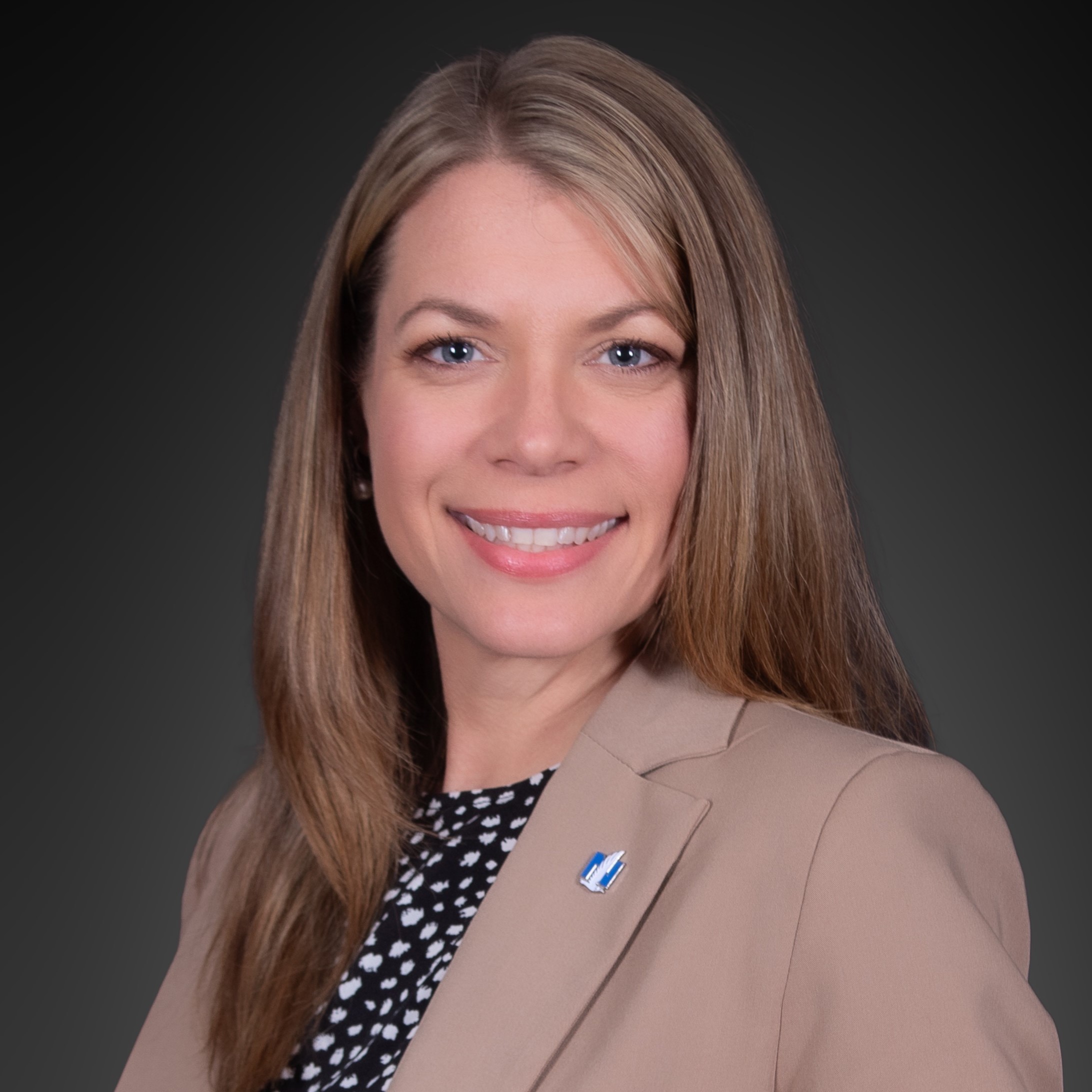Headshot of Jenn Duska