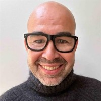 Headshot of Alistair Mearns