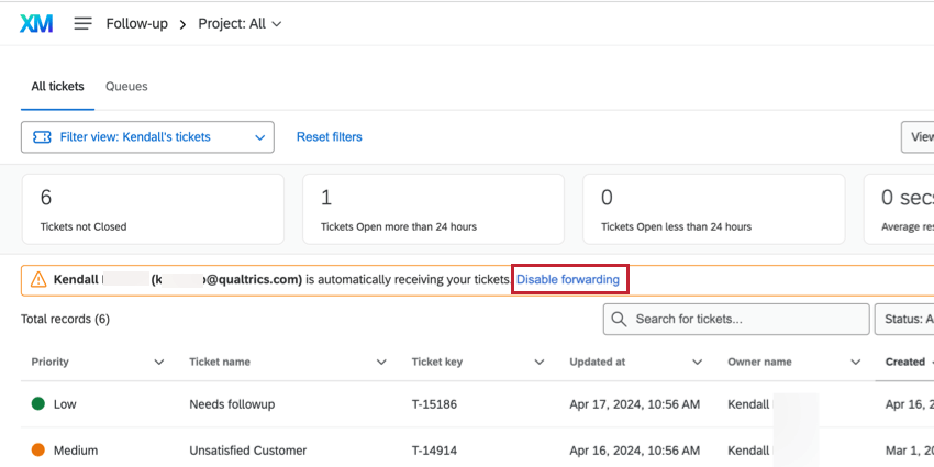 Bannière en haut de la page de suivi avec le bouton bleu "disable forwarding"
