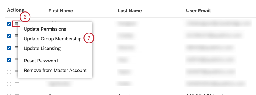 Espandere il menu delle azioni avanti a 1 degli account utente selezionati. Selezionare Aggiorna appartenenza al gruppo.