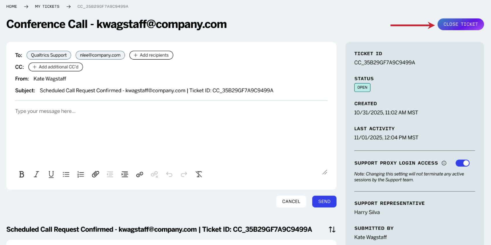 El botón para cerrar el ticket se encuentra en la esquina superior derecha de un ticket de soporte abierto.