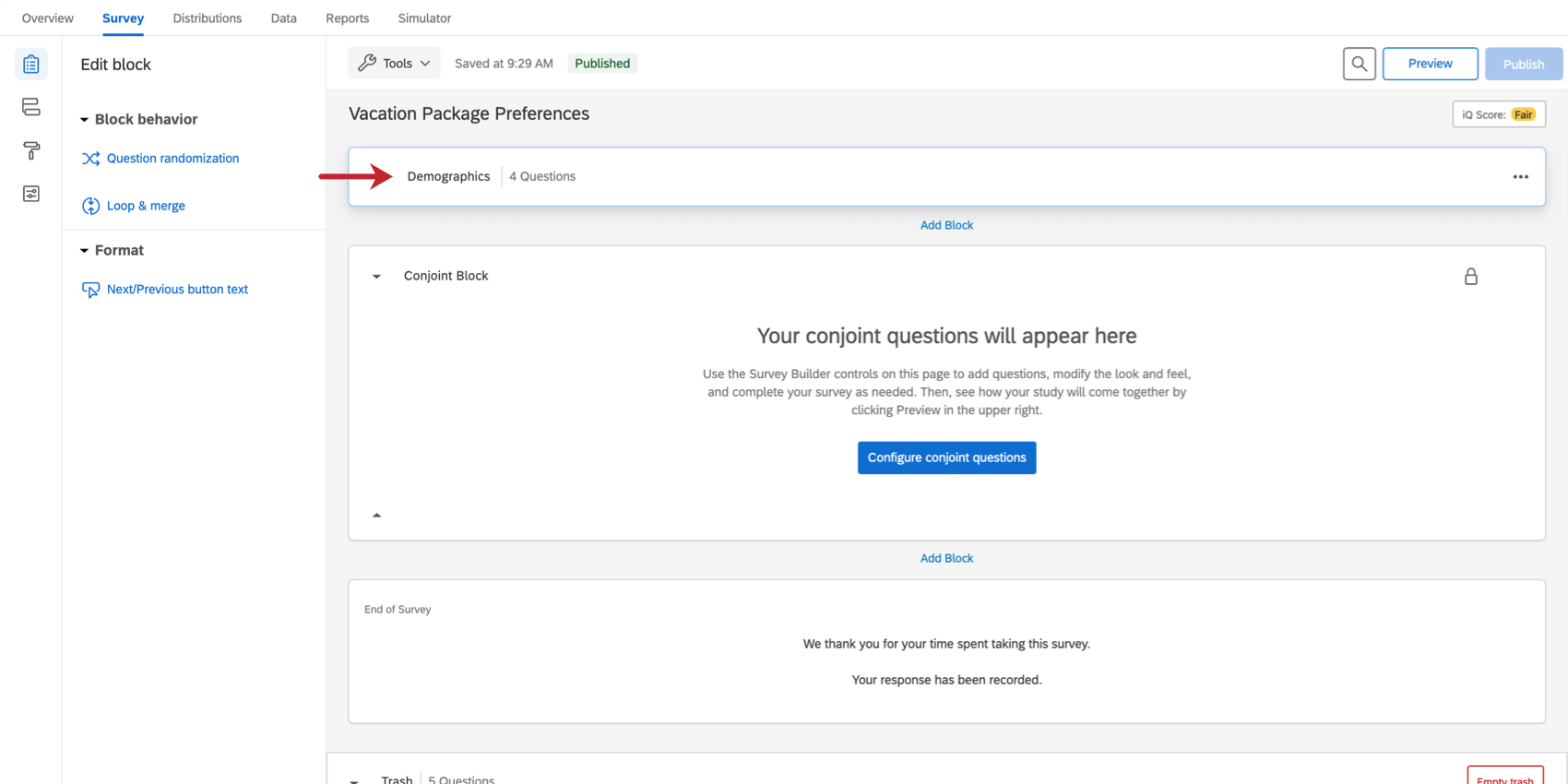 ブロックはコンジョイント・ブロックの上にあることがわかるように折りたたまれている。