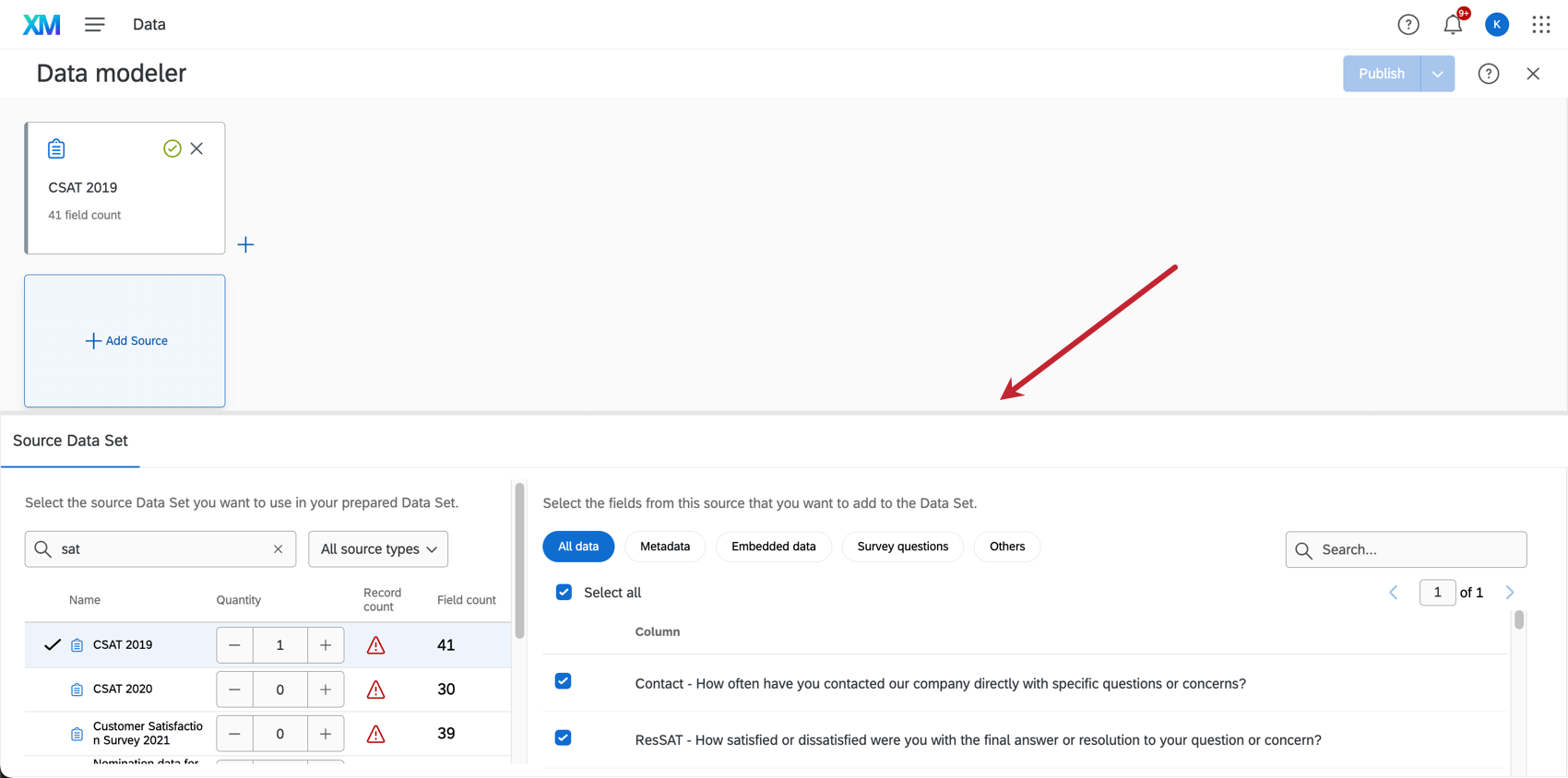 下部のメニューは上部にグレーの太い線があり、ドラッグ＆ドロップできる。