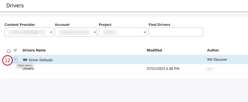 Definir la configuración predeterminada para los controladores.