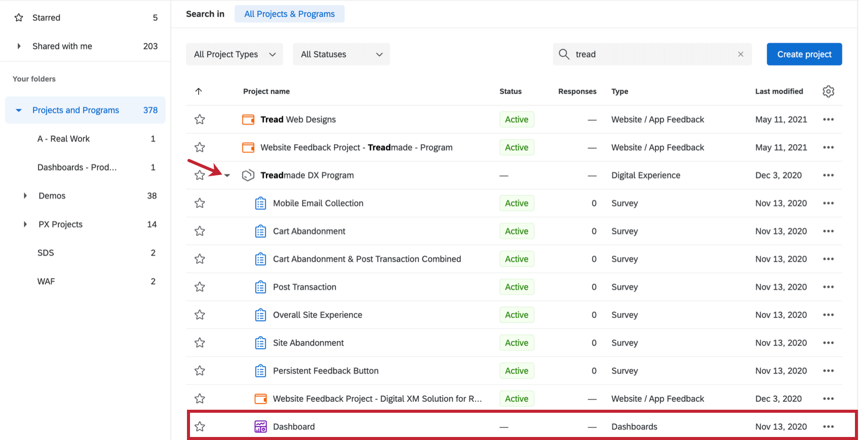 Immagine del programma situata in una pagina dashboard, espansa per mostrare un gruppo di sondaggi, dashboard e progetti di feedback website / app rientrati sotto di essa