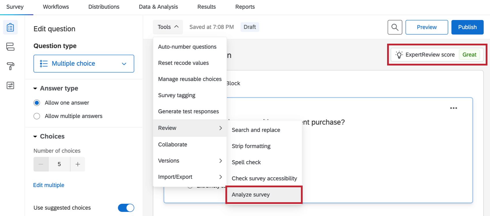 ExpertReview のスコアが強調表示されたアンケートビルダー画像