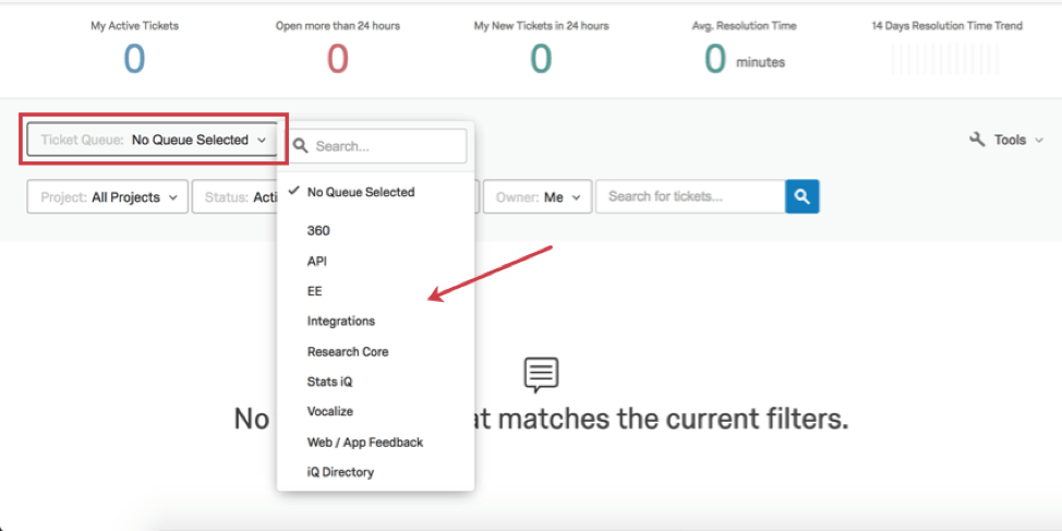 Il menu a tendina delle code di ticket in alto a sinistra contiene una lista di tutte le code create
