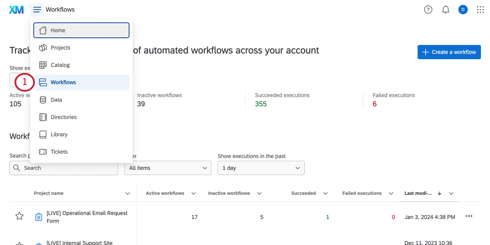 Öffnen des Hamburger-Navigationsmenüs oben auf jedem Qualtrics und Auswählen von Workflows