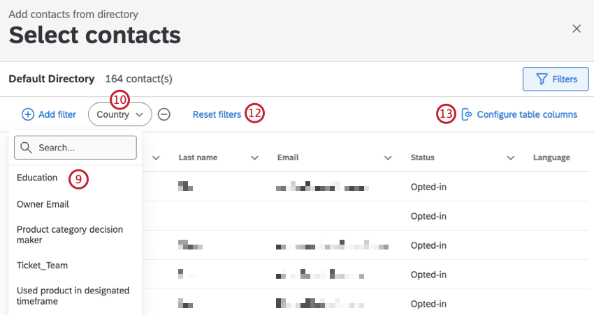 Opciones adicionales al buscar contactos, incluyendo agregar filtros y ajustar las vistas de las columnas