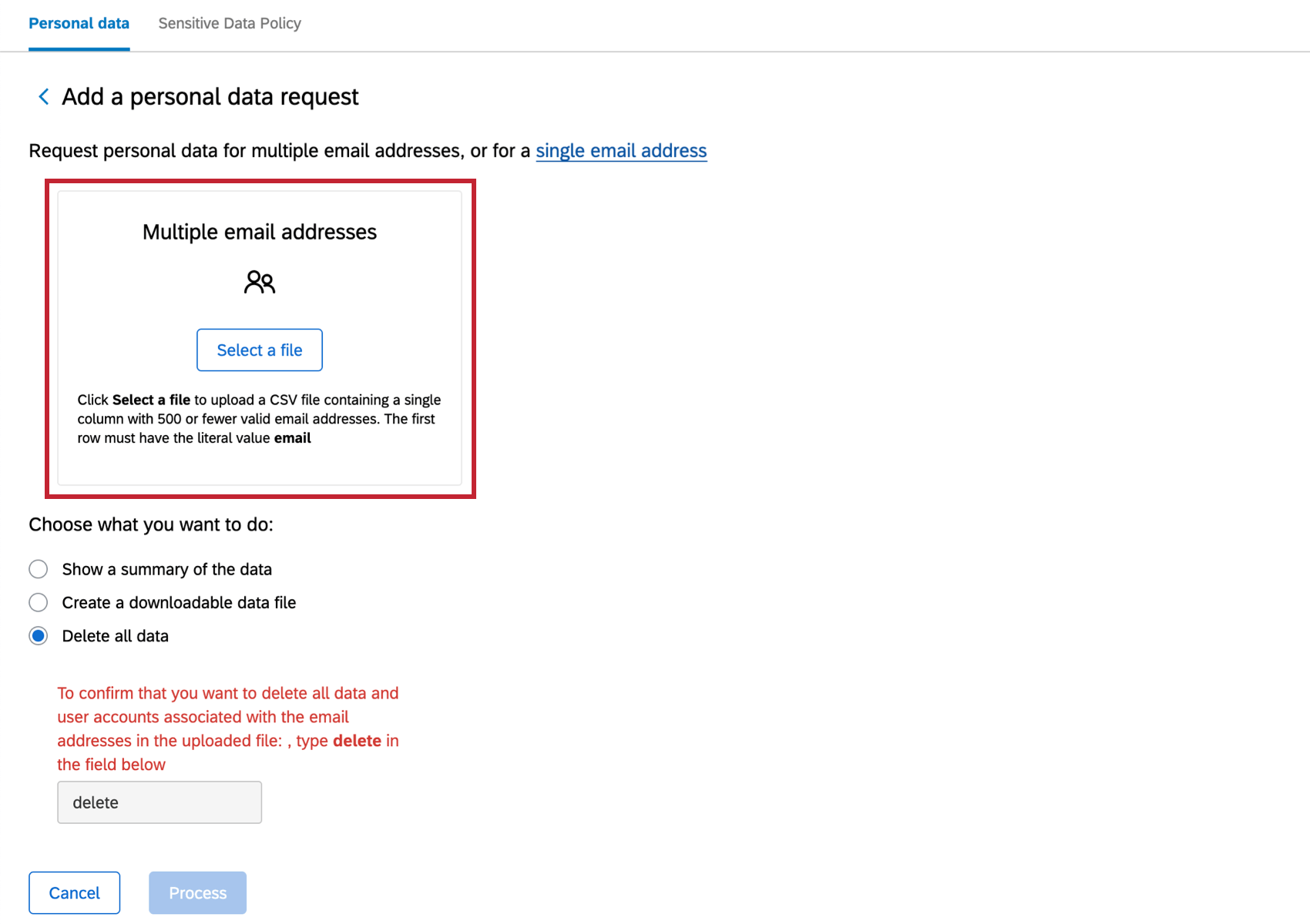 Ora che è possibile selezionare più indirizzi e-mail, è stato creato un nuovo pulsante per caricare un file