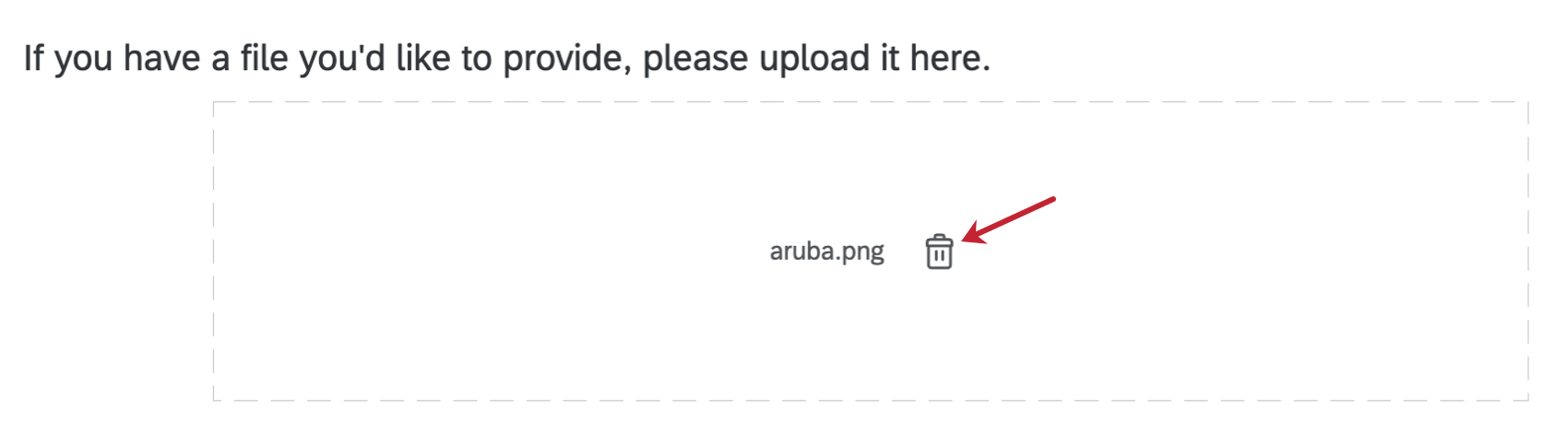 Image dune question import de fichier avec la mise en page simple appliquée. Une icône représentant une corbeille se trouve à côté de linformation téléchargée et permet de la supprimer