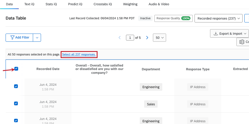 Image zooms in to show the select all checkbox at the top, then the banner where you can then click to select all responses, not just the ones displayed on the page