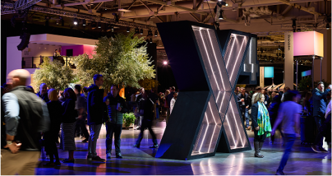 X4 logo