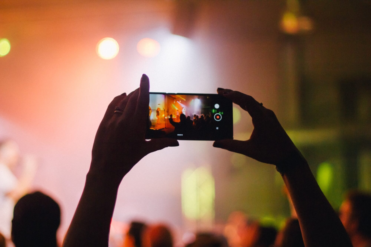 Phone recording concert