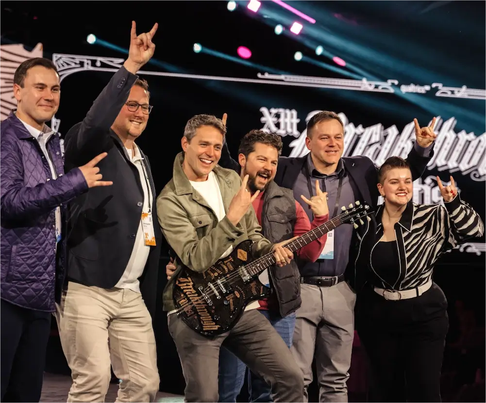 Ally Bank winning the Breakthrough Artist Award