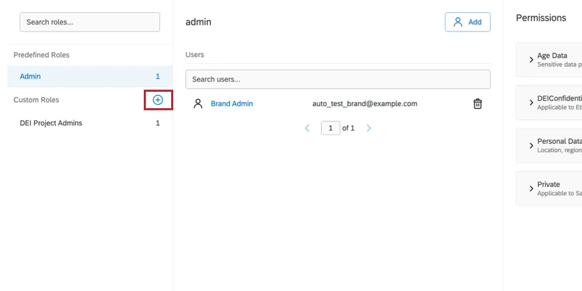 Signo más siguiente al encabezado de roles personalizados