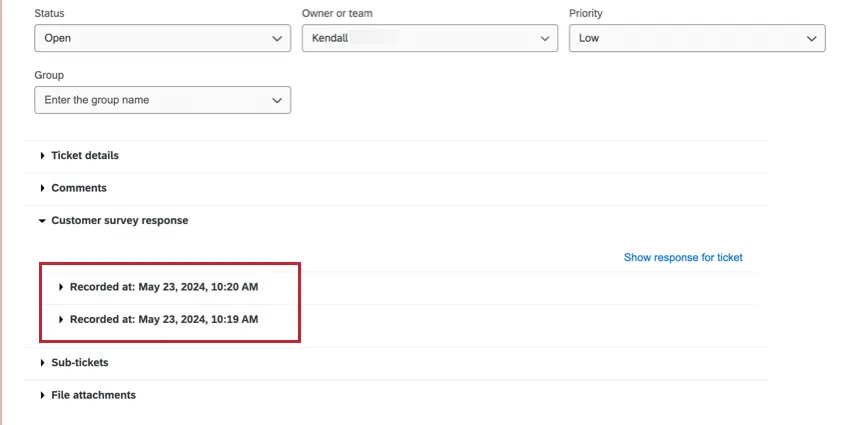 Dos respuestas debajo de la sección de respuestas de la encuesta del cliente del ticket