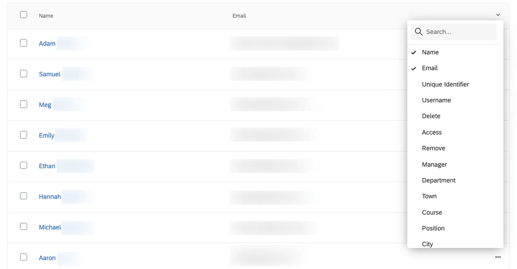 Spalten mit Informationen zu Benutzern. Dropdown nach unten mit Liste der möglichen Spalten