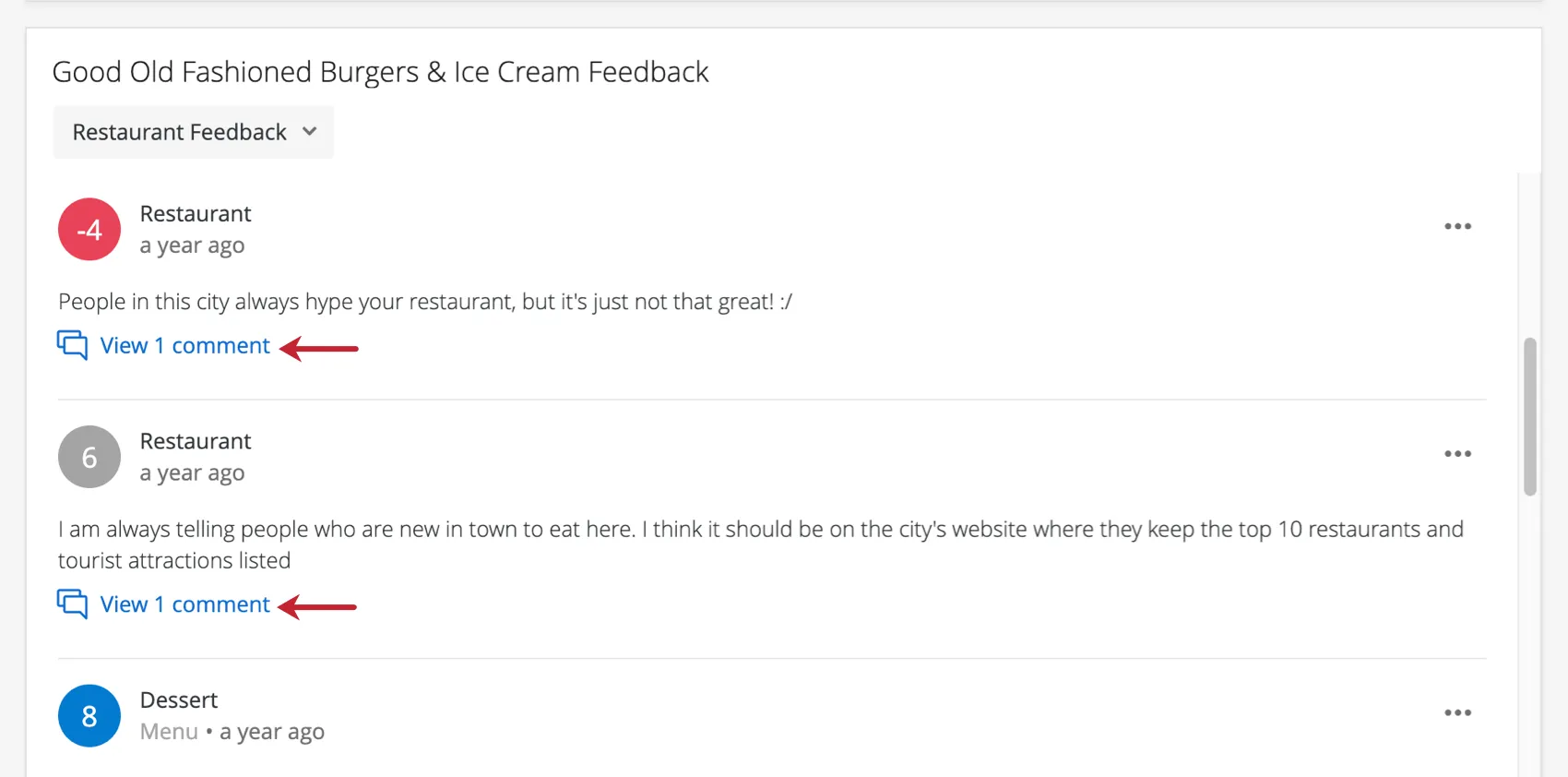 Immagine di 2 commenti diversi in un ticker risposte con la vista di 1 commento in blu in basso