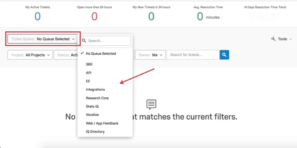 Die Dropdown-Liste Ticket oben links enthält eine Liste aller Warteschlangen, die Sie angelegt haben.