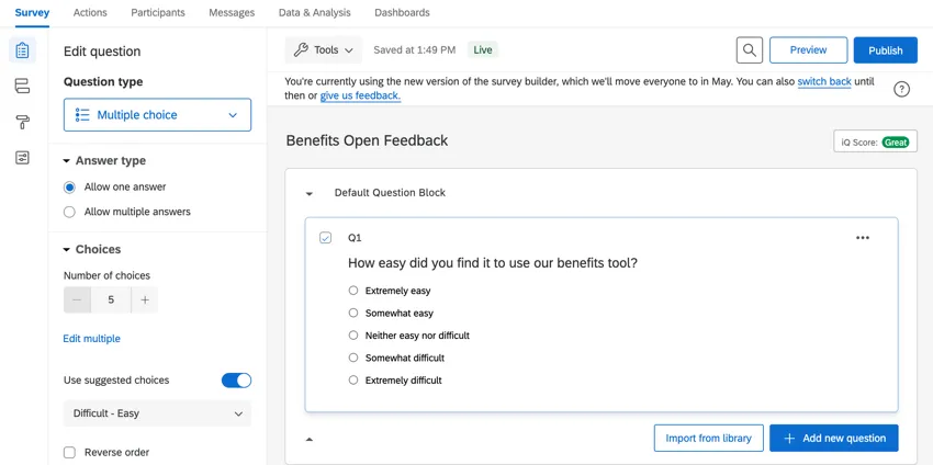 der Umfragen-builder mit Fragen zur Erfassung des Feedbacks der Mitarbeitenden
