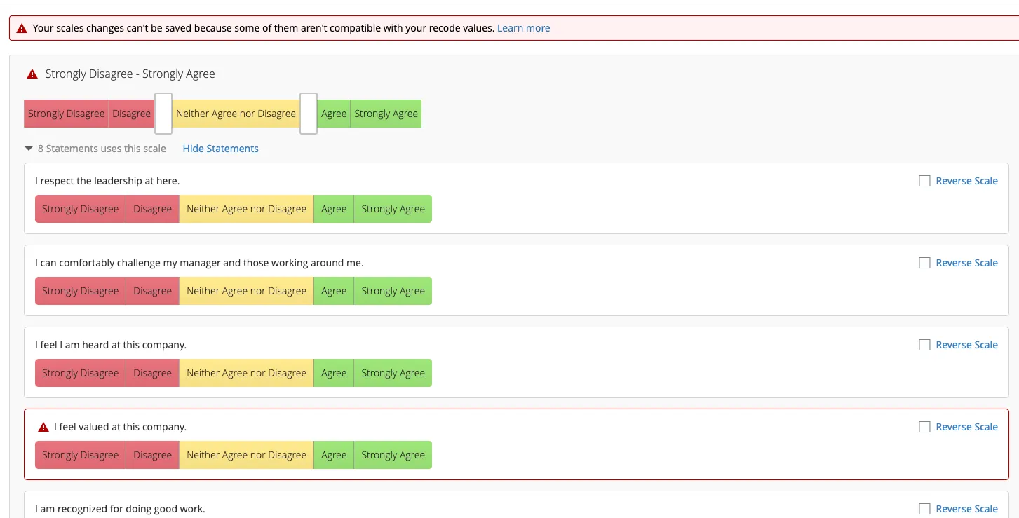 El editor de escalas con el mensaje de error "No se pueden guardar los cambios de escala porque algunos de ellos no son compatibles con los valores de recodificación"