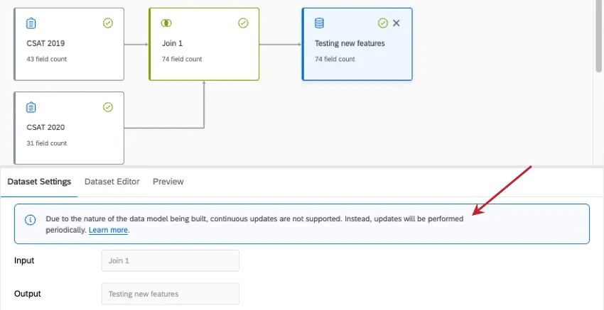 une bannière bleue apparaît à travers la modale où vous faites des eidts de champ, qui est au bas de la page dans un modèle de données