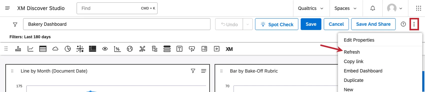 ダッシュボードのヘッダー。3つのドットメニューが開き、更新オプションが表示される